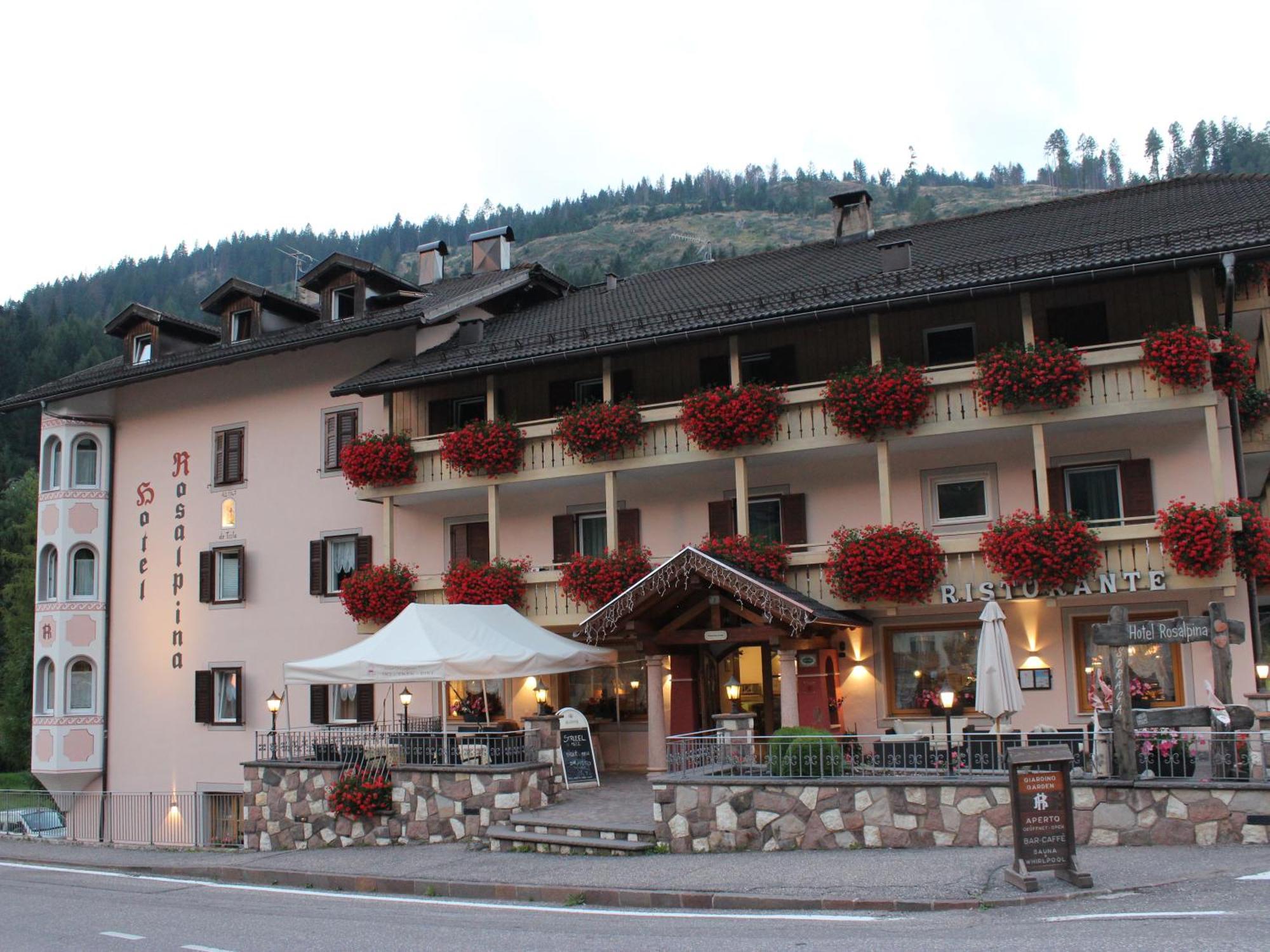 Hotel Rosalpina Soraga Exterior foto